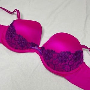 Victoria’s Secret Very Sexy Strapless Lace Bra